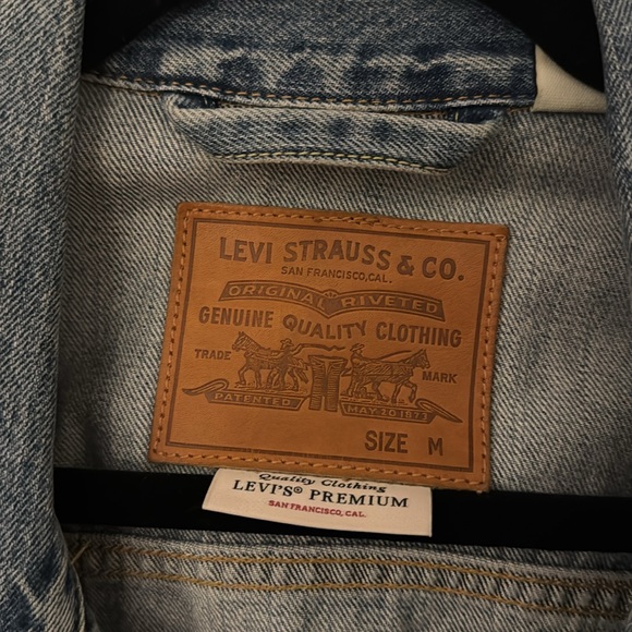 Levi Strauss Jean Jacket - Picture 2 of 3